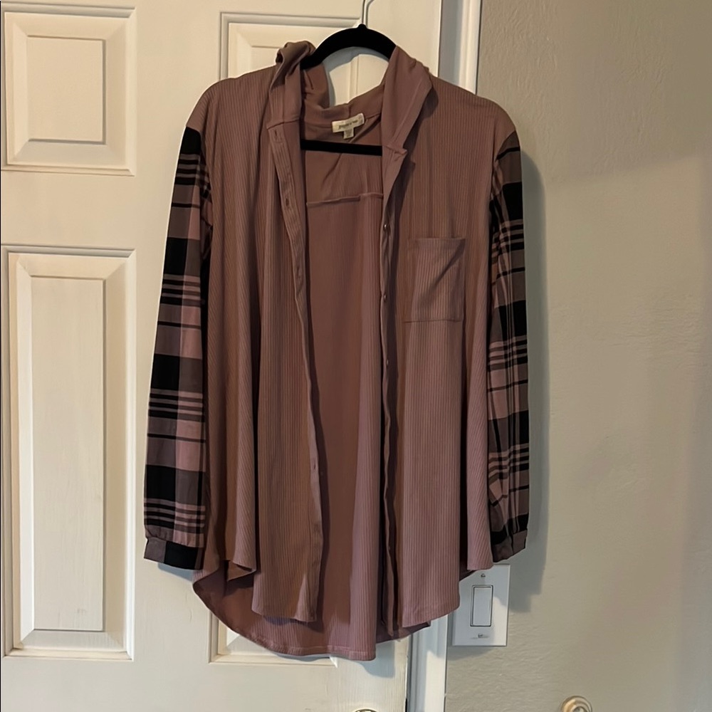 Plaid Sleeve Shirt in Mauve and Black